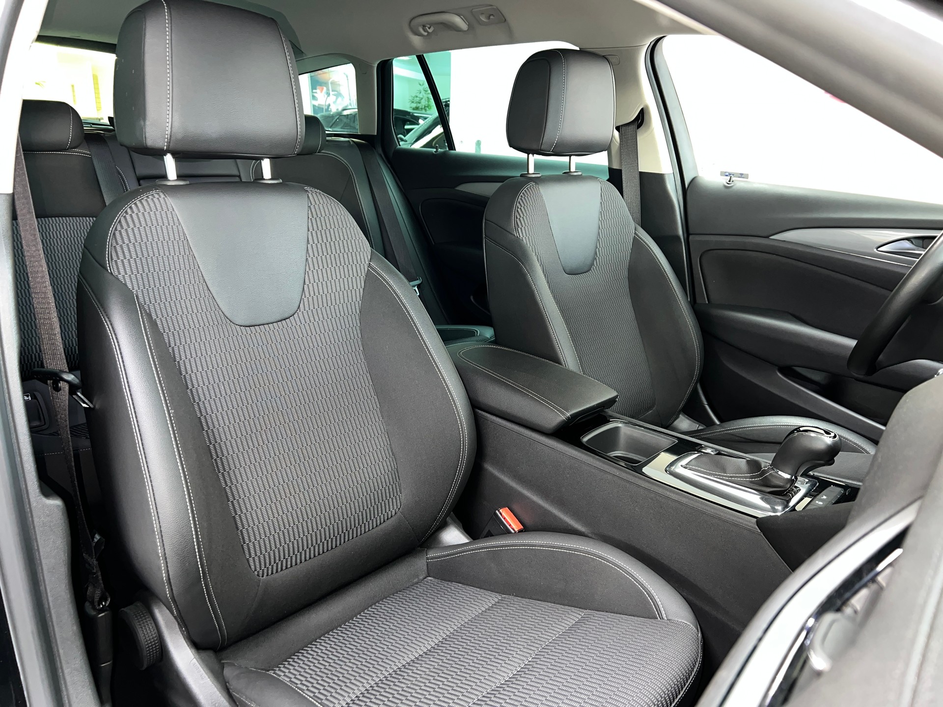 OPEL Insignia 2.0 CDTI Sports Tourer Excellence Automatic-image-6