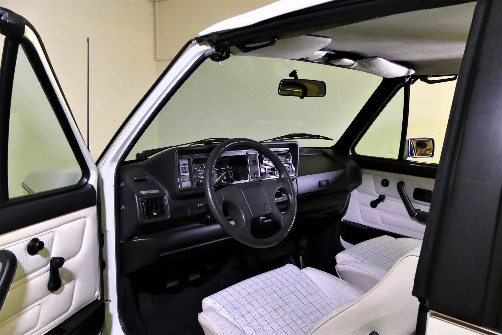 VW Golf Cabriolet 1800 GL Quartett/Special/White-image-9