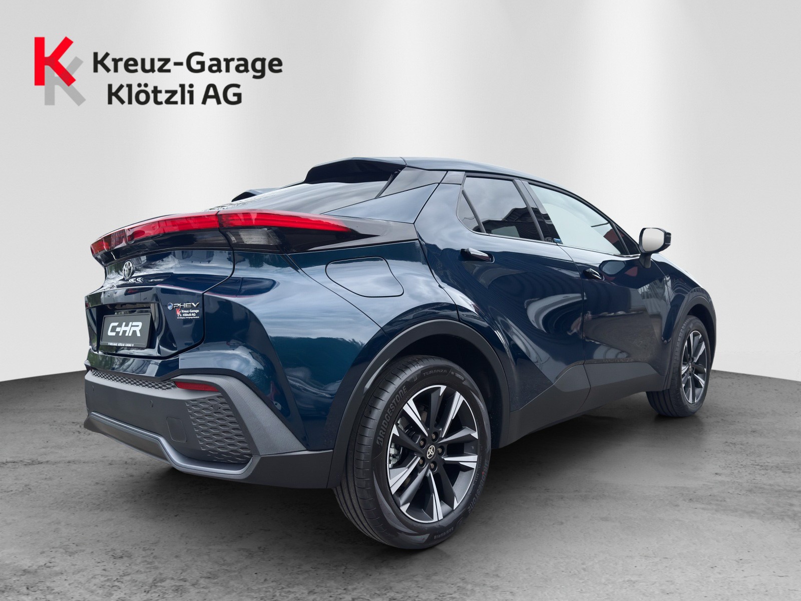 TOYOTA C-HR 2.0 PHEV CVT Swiss Edition-image-2