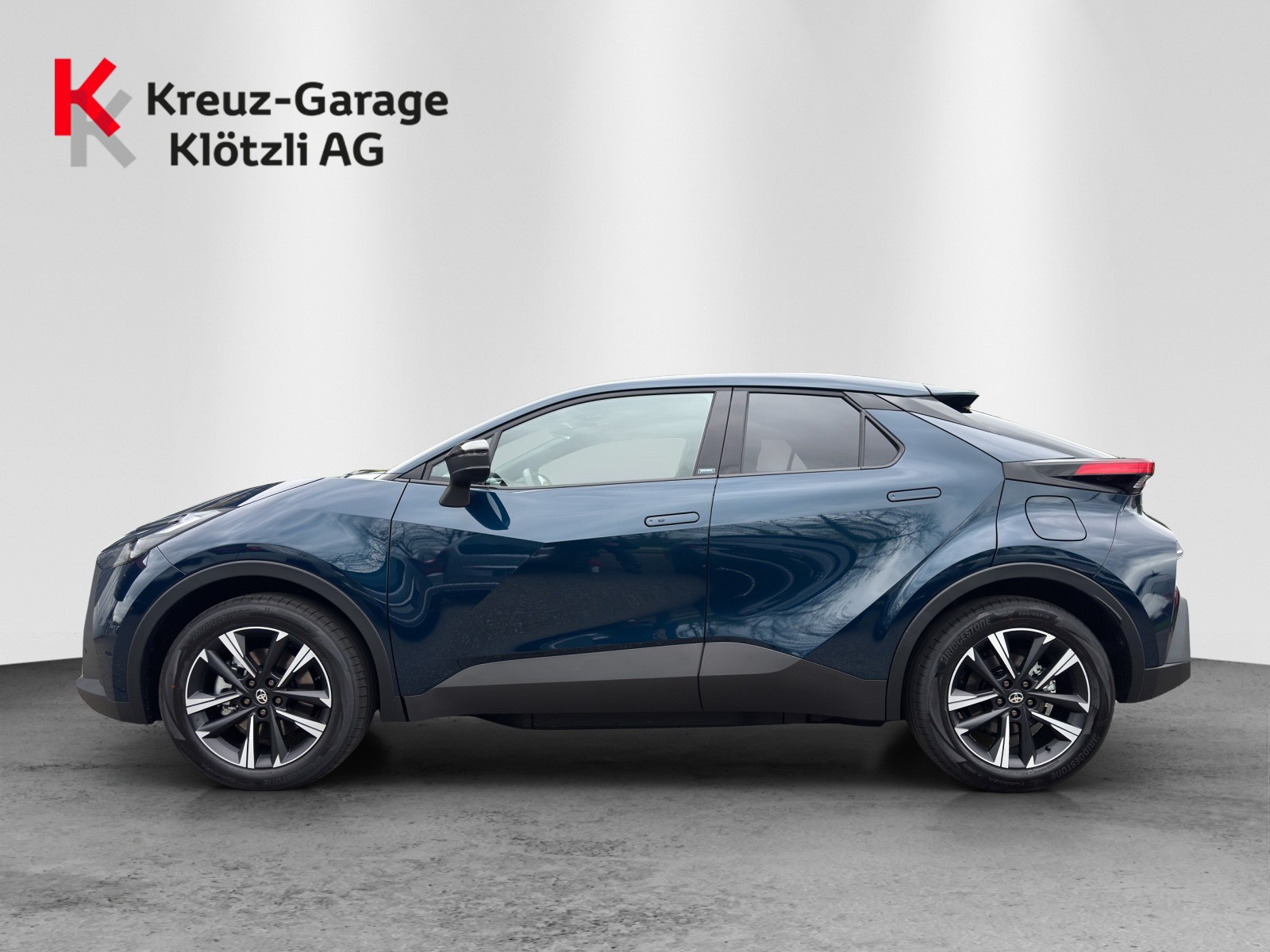 TOYOTA C-HR 2.0 PHEV CVT Swiss Edition-image-5