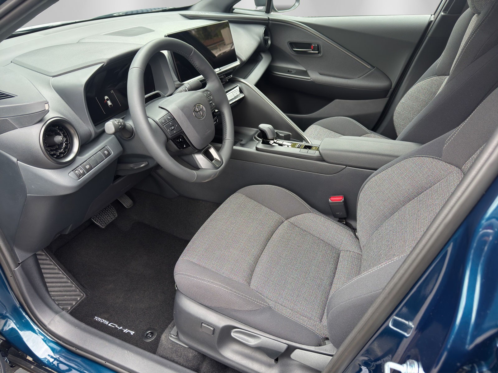 TOYOTA C-HR 2.0 PHEV CVT Swiss Edition-image-11