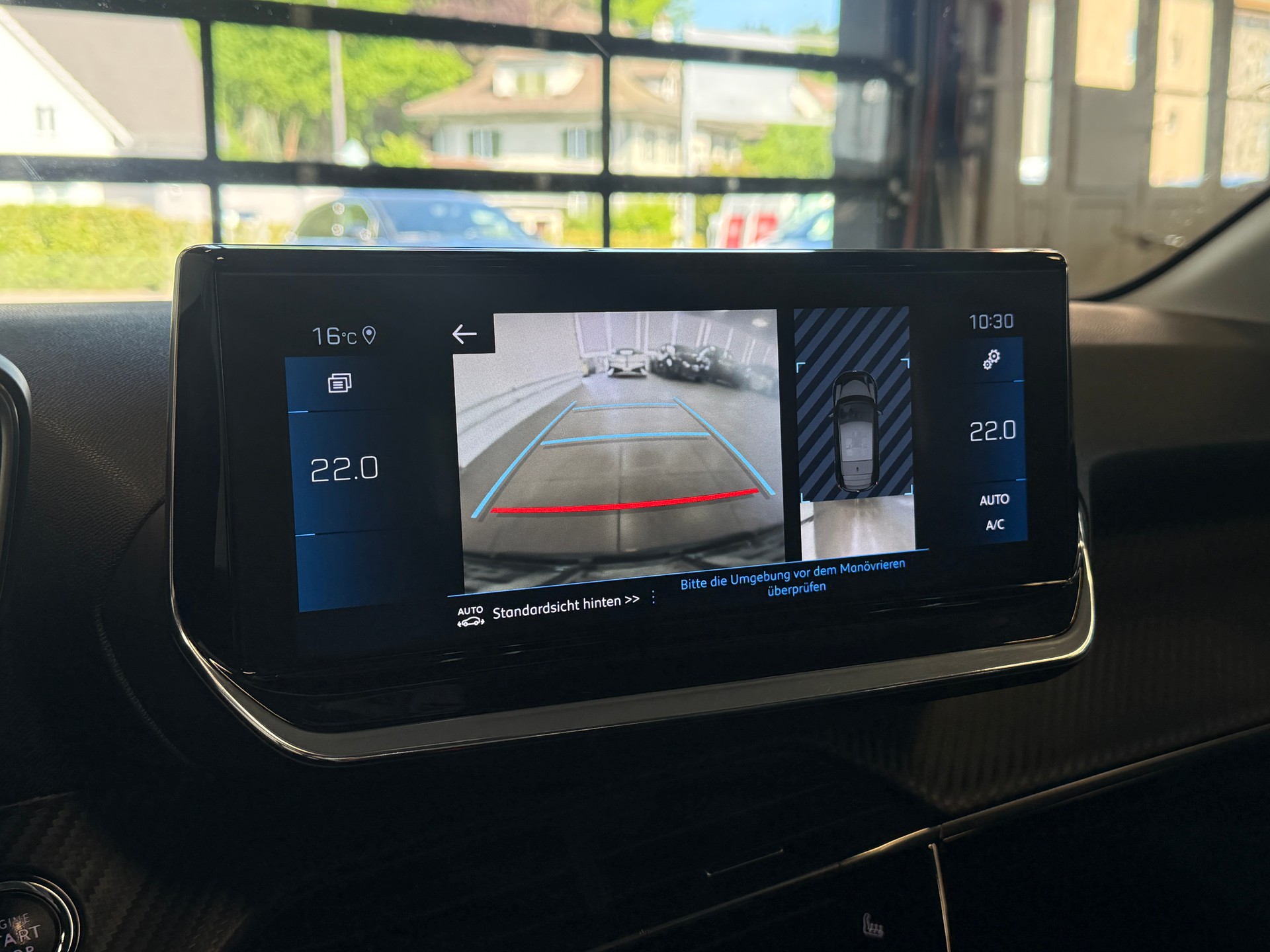 PEUGEOT 208 1.2 PureTech Allure *Virtual Tacho*-image-4