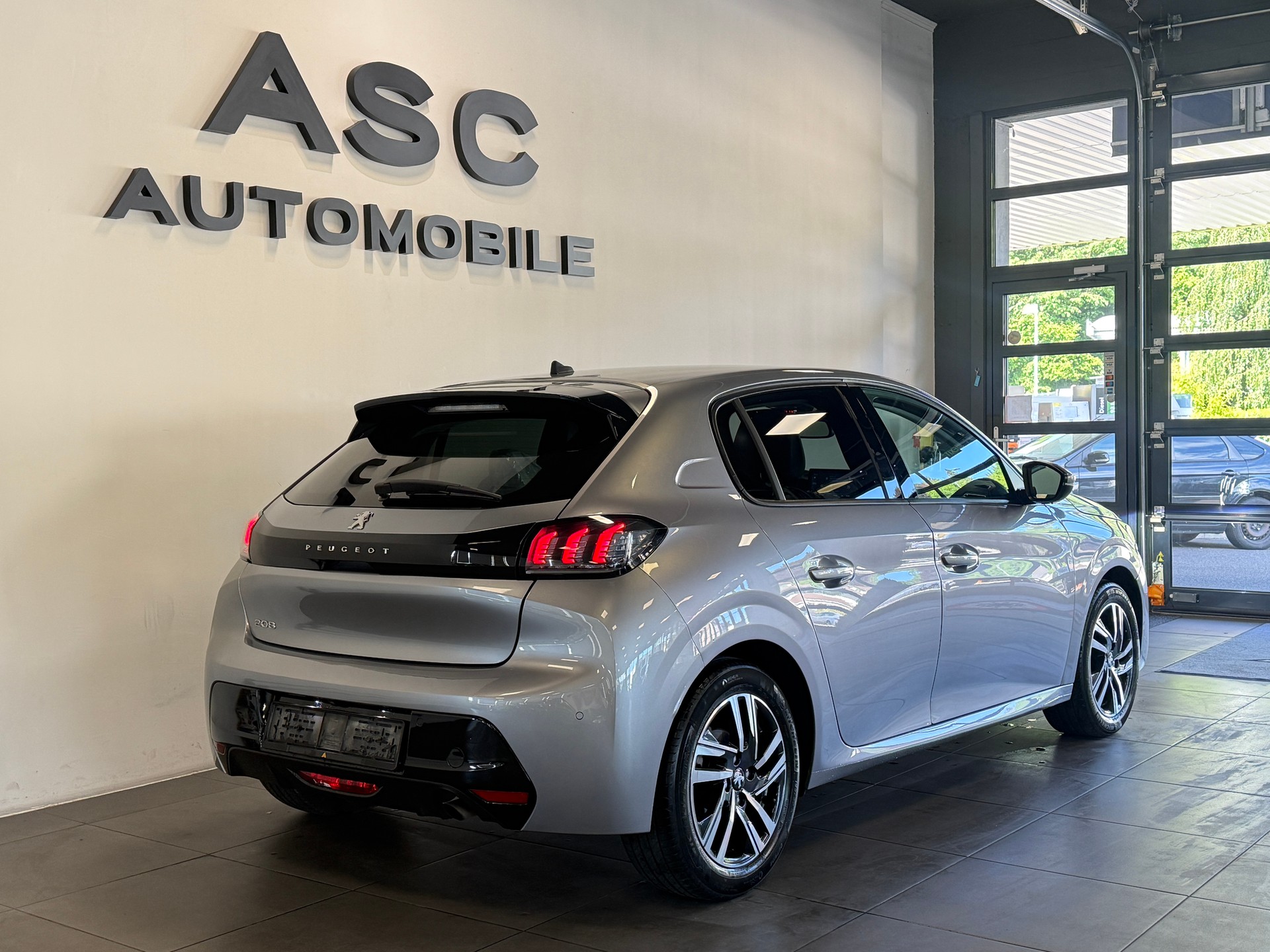 PEUGEOT 208 1.2 PureTech Allure *Virtual Tacho*-showroom-element-2