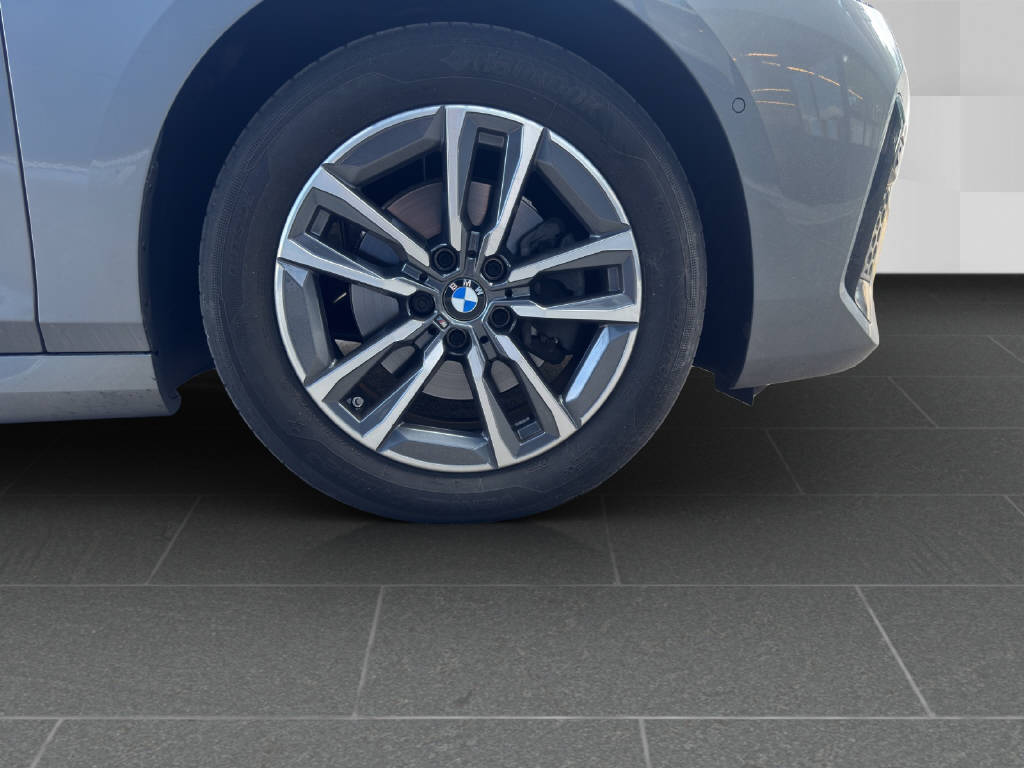 BMW 218i Active Tourer-image-7