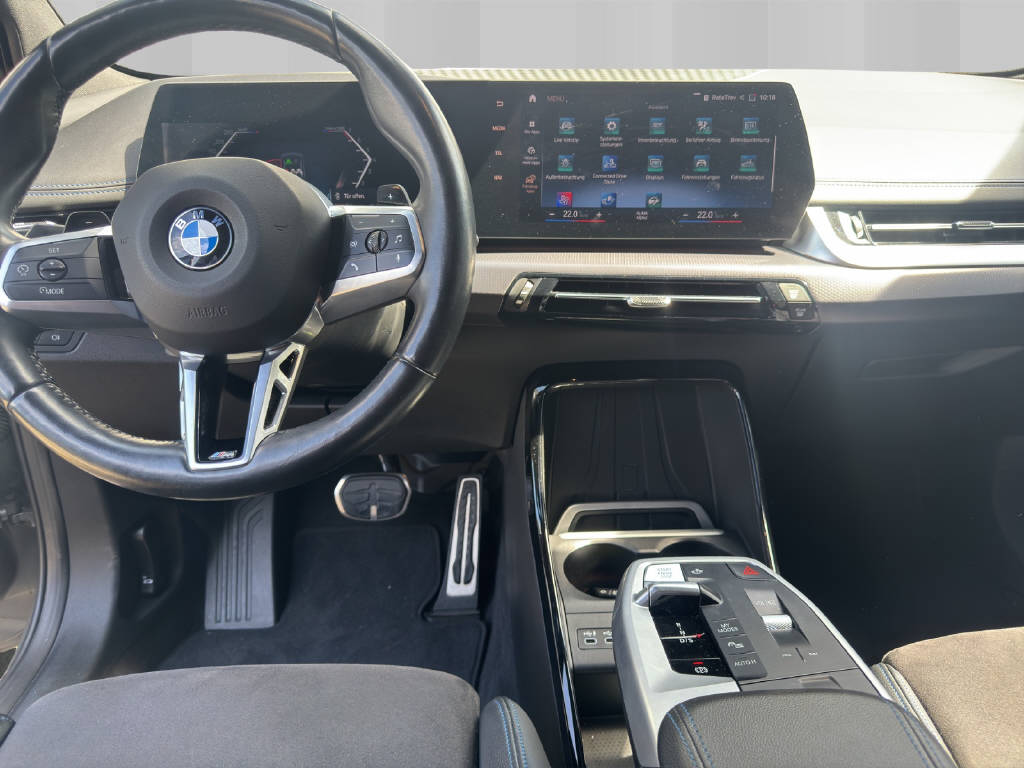 BMW 218i Active Tourer-image-12