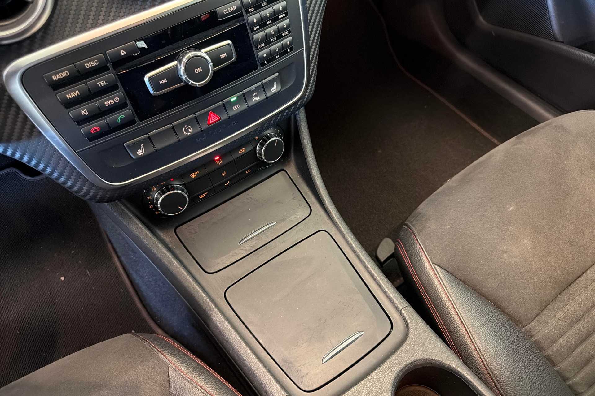 MERCEDES-BENZ A 250 AMG Line 4Matic 7G-DCT-image-14