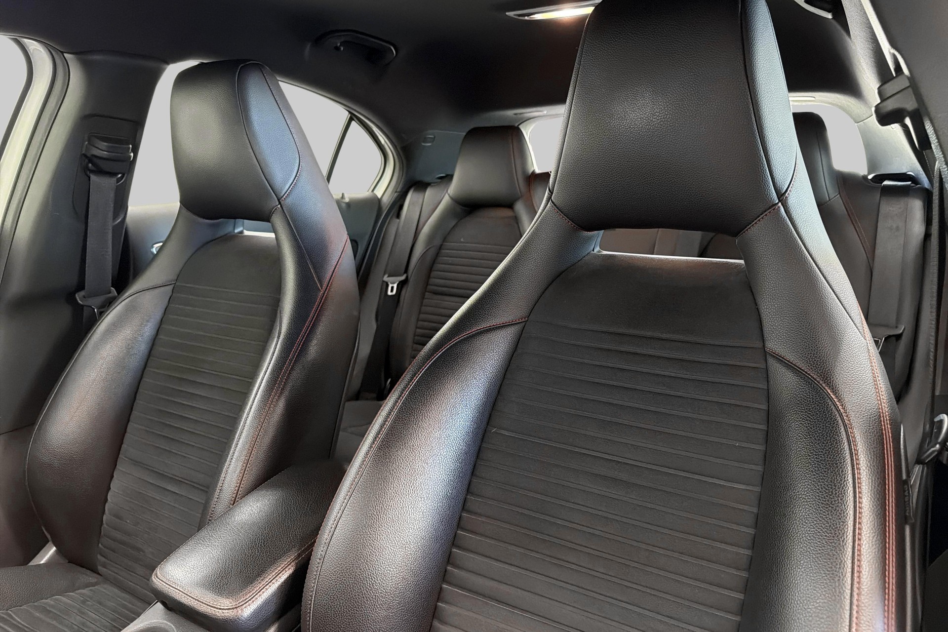 MERCEDES-BENZ A 250 AMG Line 4Matic 7G-DCT-image-20