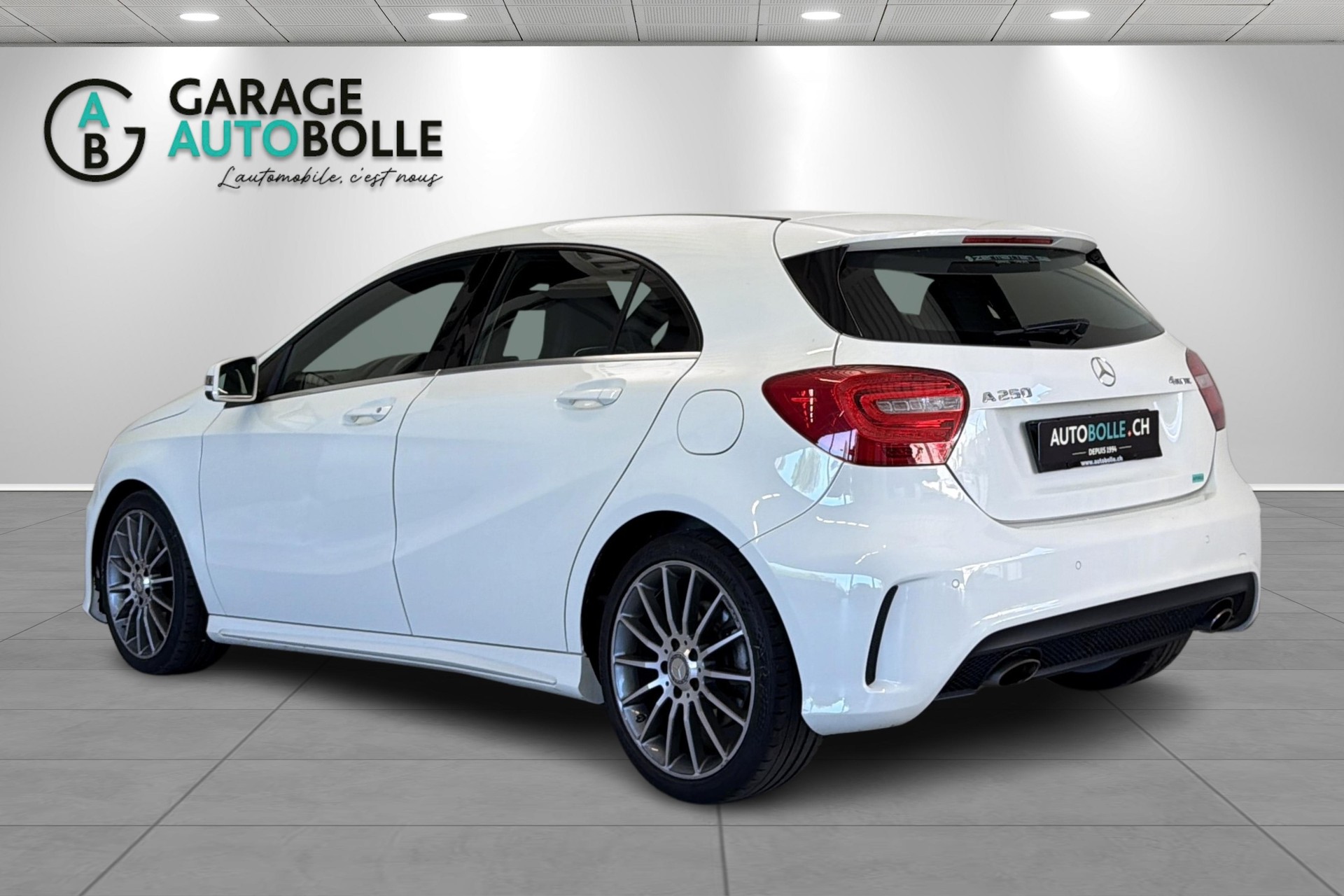 MERCEDES-BENZ A 250 AMG Line 4Matic 7G-DCT-image-4