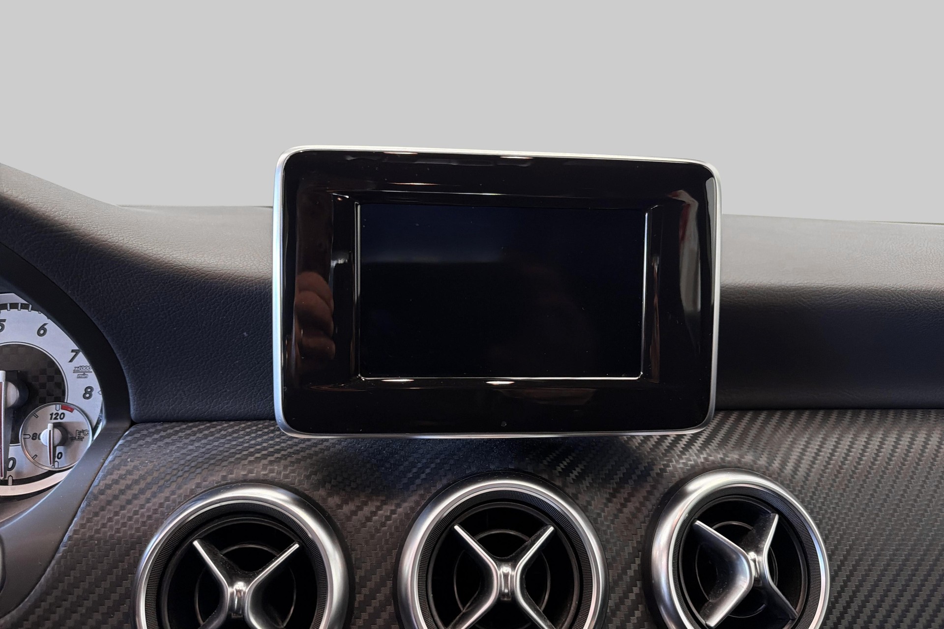 MERCEDES-BENZ A 250 AMG Line 4Matic 7G-DCT-image-11