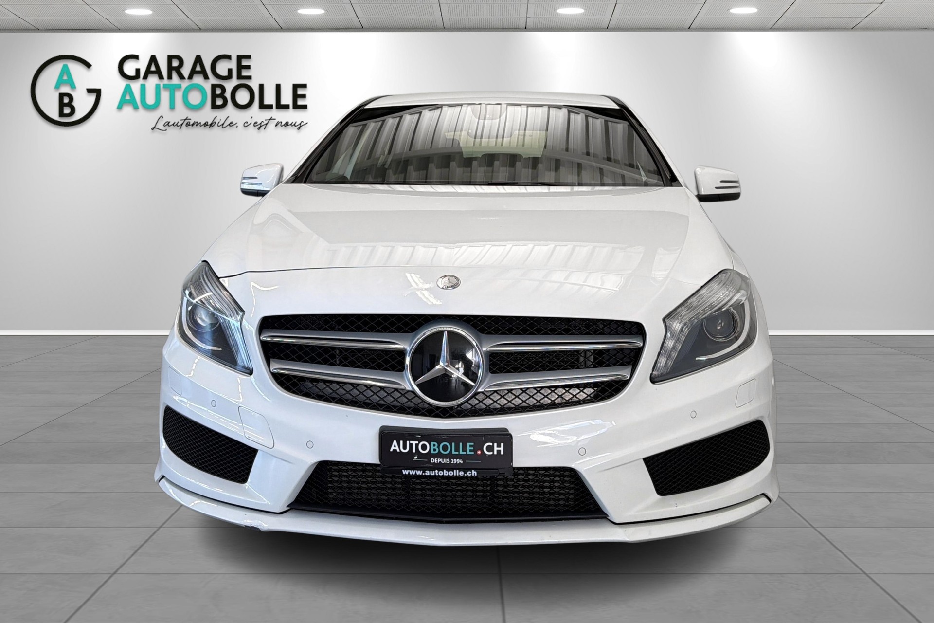 MERCEDES-BENZ A 250 AMG Line 4Matic 7G-DCT-showroom-element-1