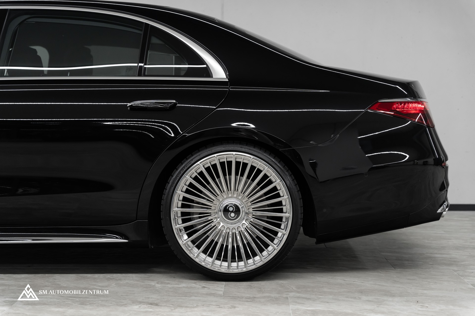 MERCEDES-BENZ S 500 L 4Matic AMG Line 9G-Tronic / Panorama / 360° / Head-Up / Massage-image-6