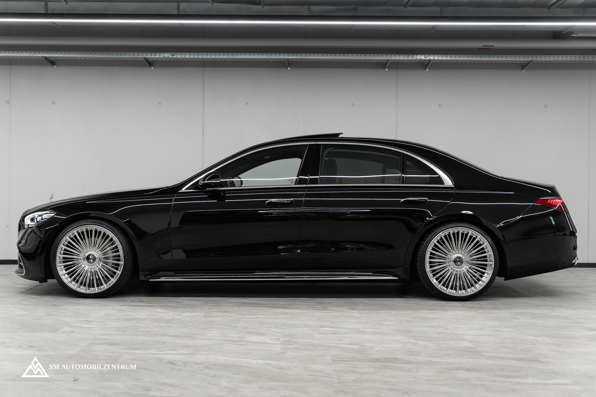 MERCEDES-BENZ S 500 L 4Matic AMG Line 9G-Tronic / Panorama / 360° / Head-Up / Massage-image-4