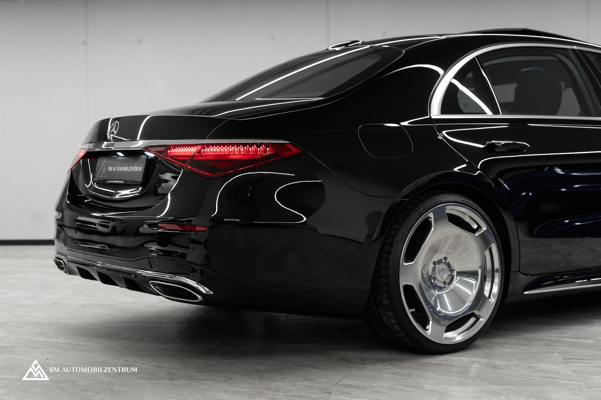 MERCEDES-BENZ S 500 L 4Matic AMG Line 9G-Tronic / Panorama / 360° / Head-Up / Massage-image-8