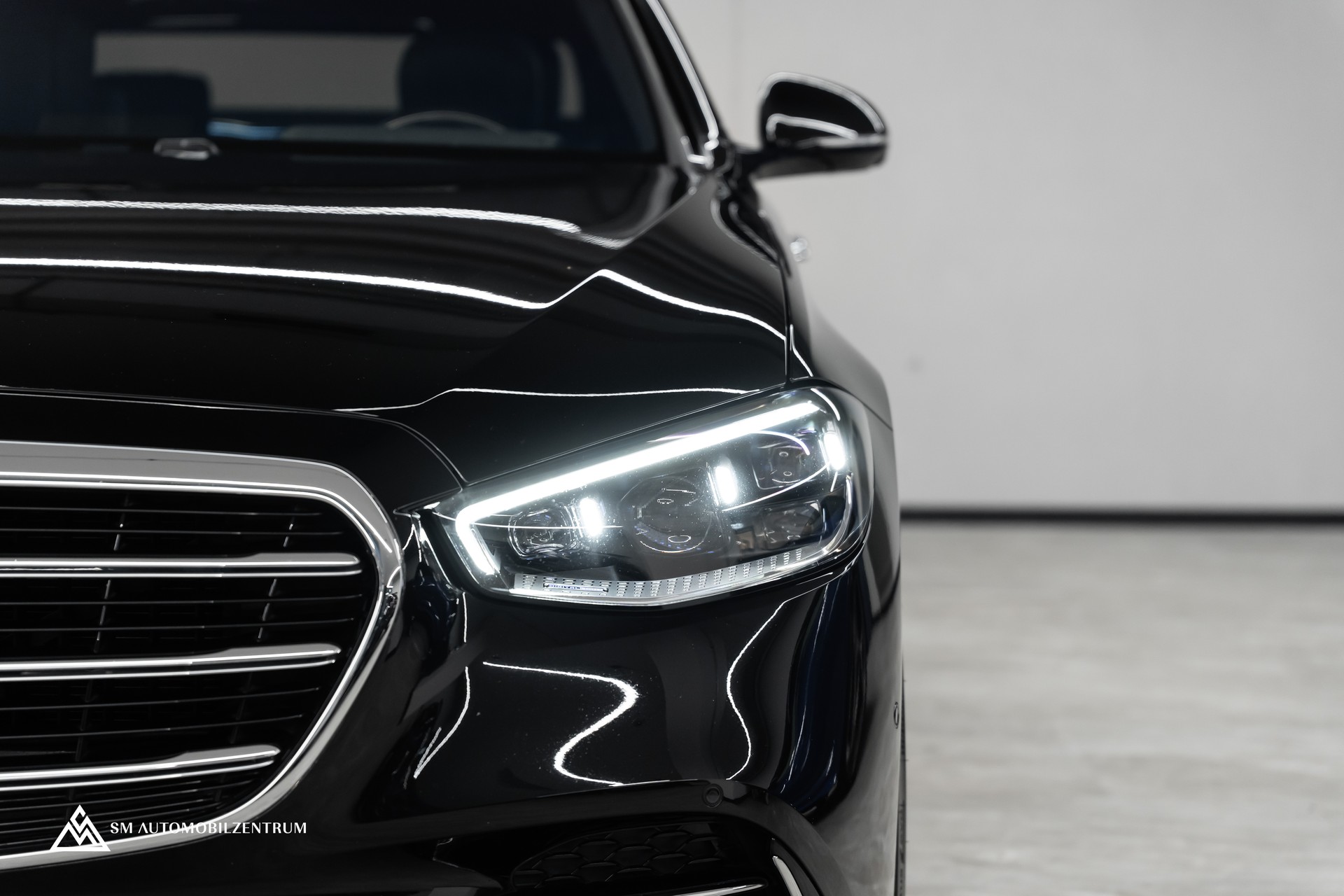 MERCEDES-BENZ S 500 L 4Matic AMG Line 9G-Tronic / Panorama / 360° / Head-Up / Massage-showroom-element-2