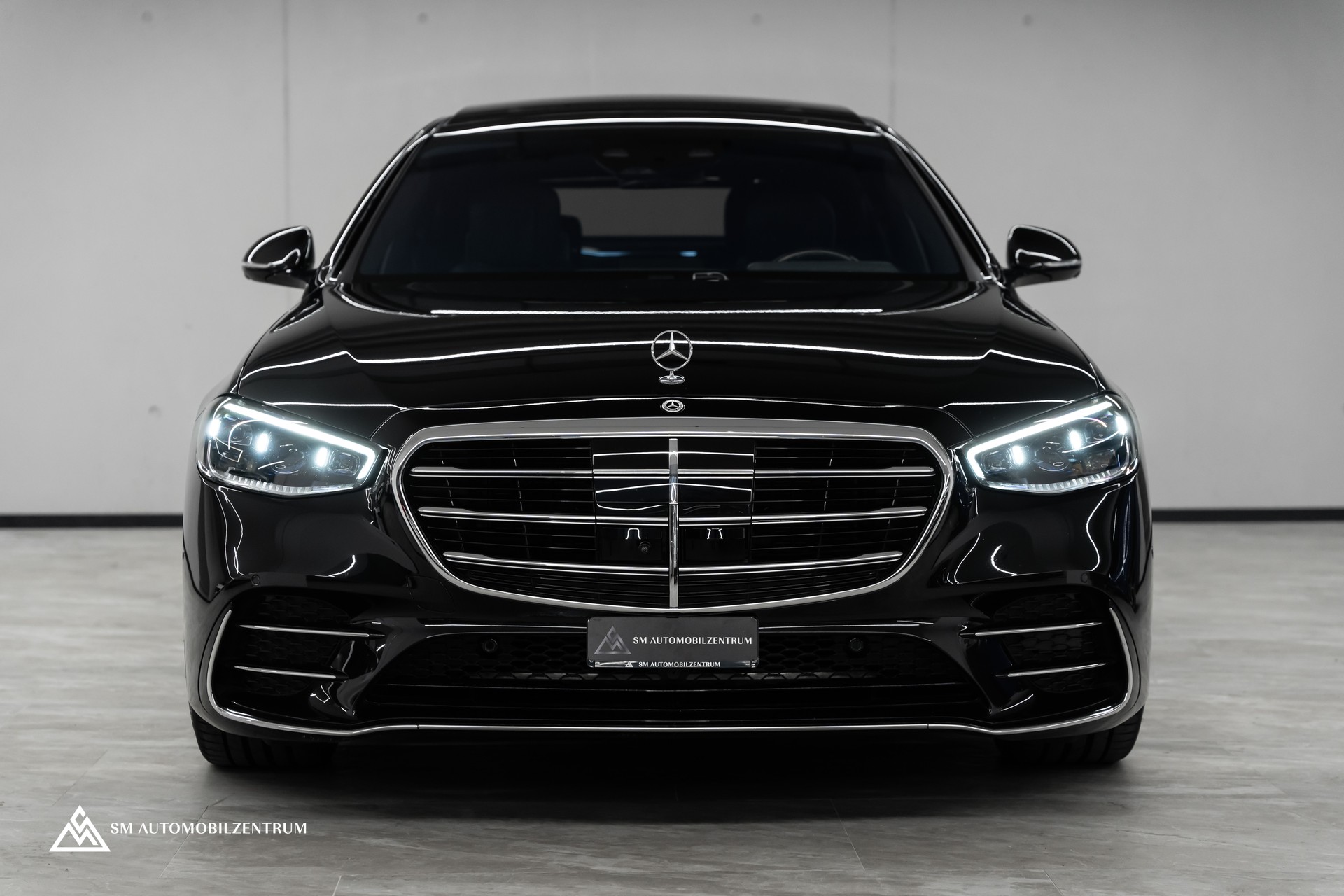 MERCEDES-BENZ S 500 L 4Matic AMG Line 9G-Tronic / Panorama / 360° / Head-Up / Massage-showroom-element-1