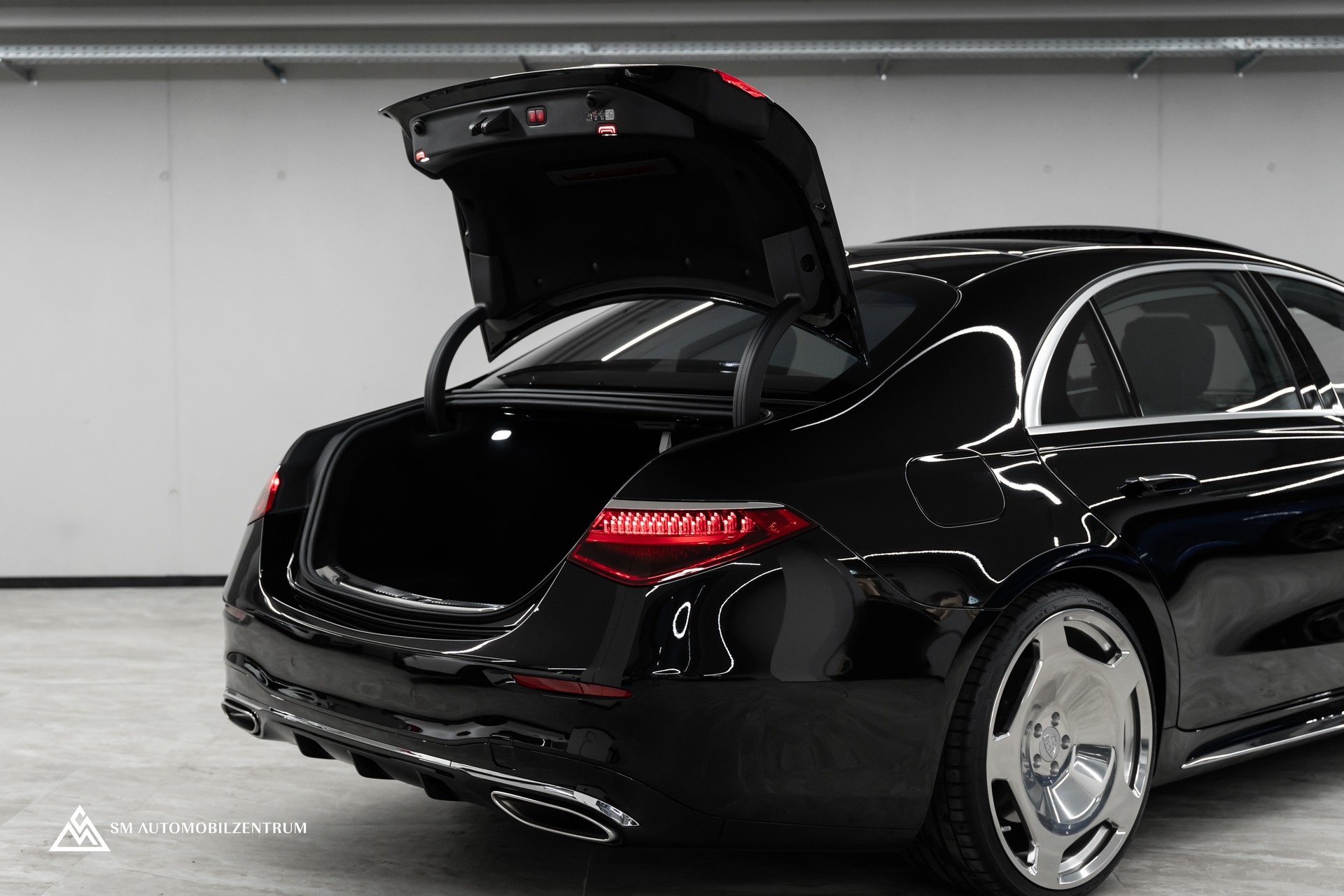 MERCEDES-BENZ S 500 L 4Matic AMG Line 9G-Tronic / Panorama / 360° / Head-Up / Massage-image-9