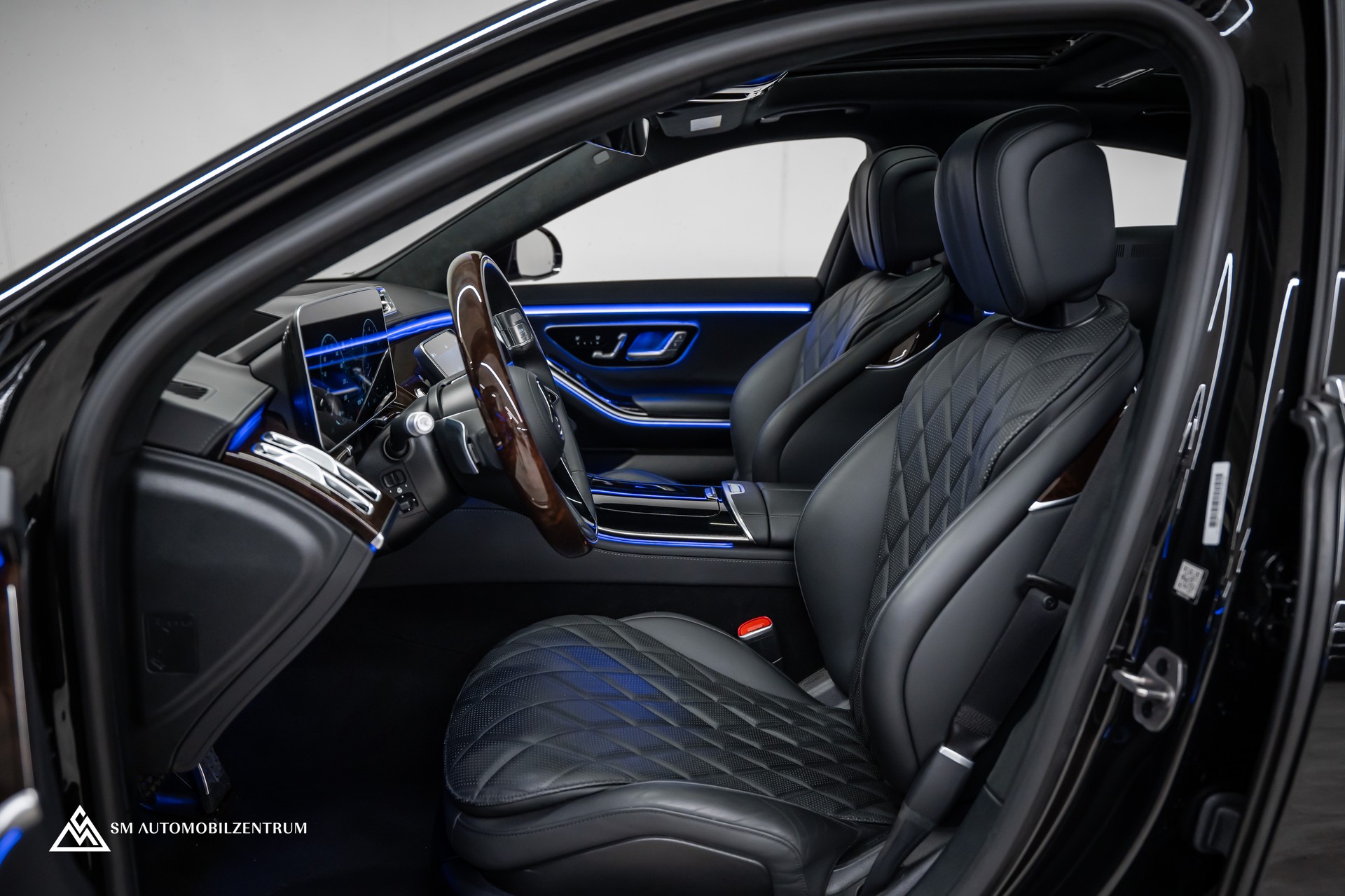 MERCEDES-BENZ S 500 L 4Matic AMG Line 9G-Tronic / Panorama / 360° / Head-Up / Massage-image-17