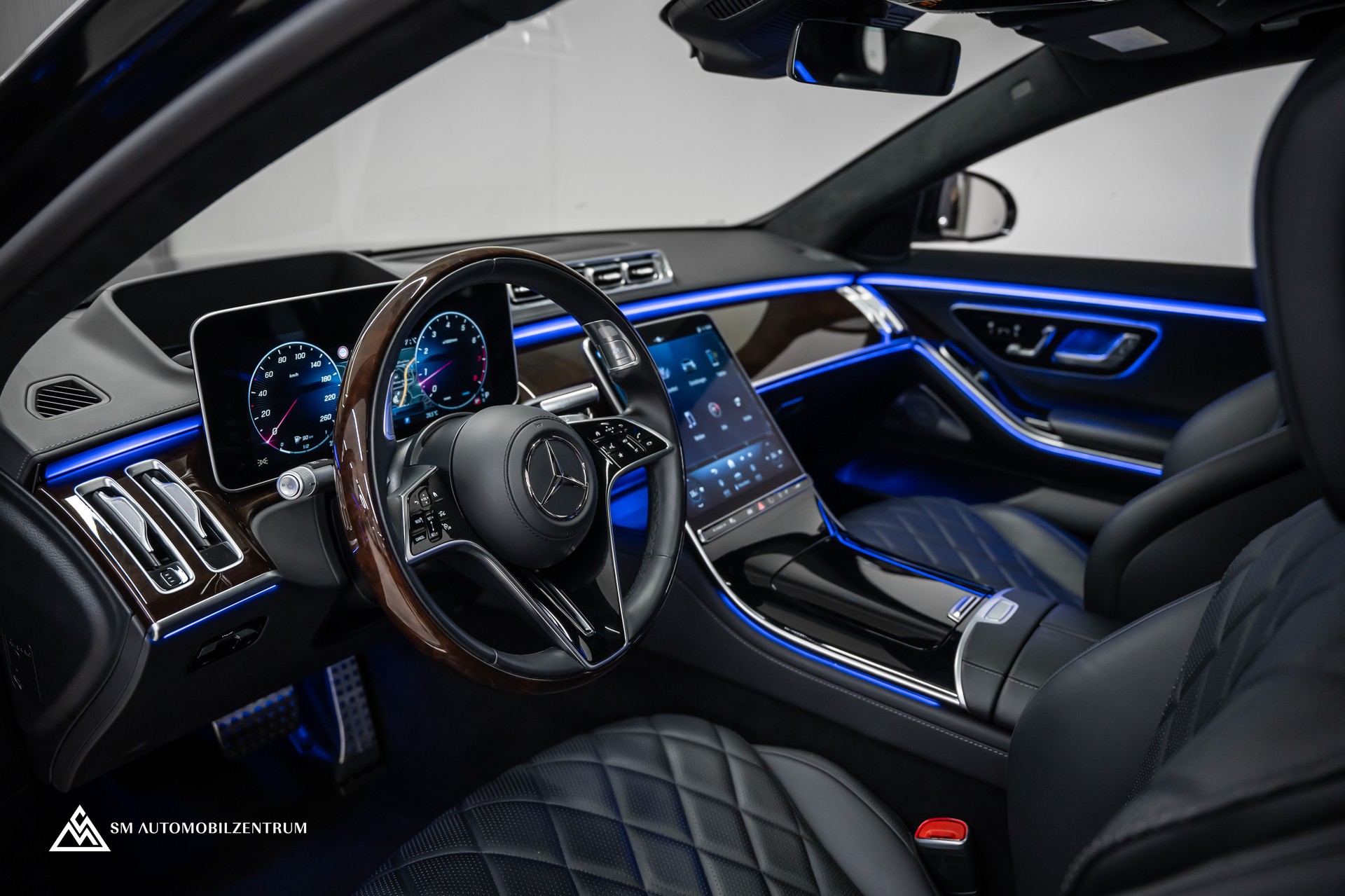 MERCEDES-BENZ S 500 L 4Matic AMG Line 9G-Tronic / Panorama / 360° / Head-Up / Massage-image-16