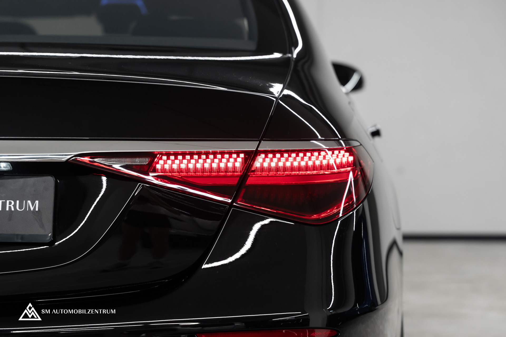 MERCEDES-BENZ S 500 L 4Matic AMG Line 9G-Tronic / Panorama / 360° / Head-Up / Massage-image-11