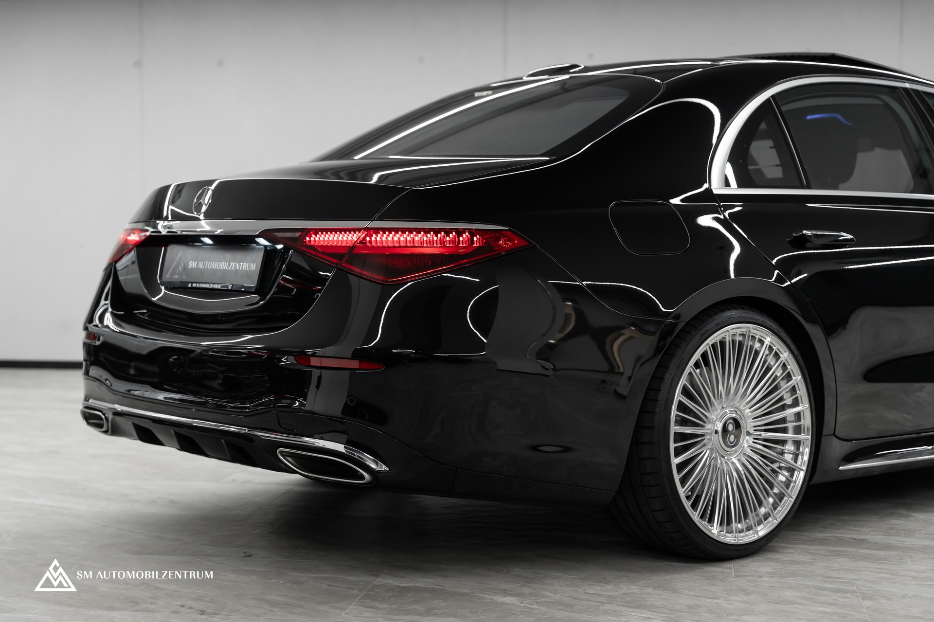 MERCEDES-BENZ S 500 L 4Matic AMG Line 9G-Tronic / Panorama / 360° / Head-Up / Massage-image-8