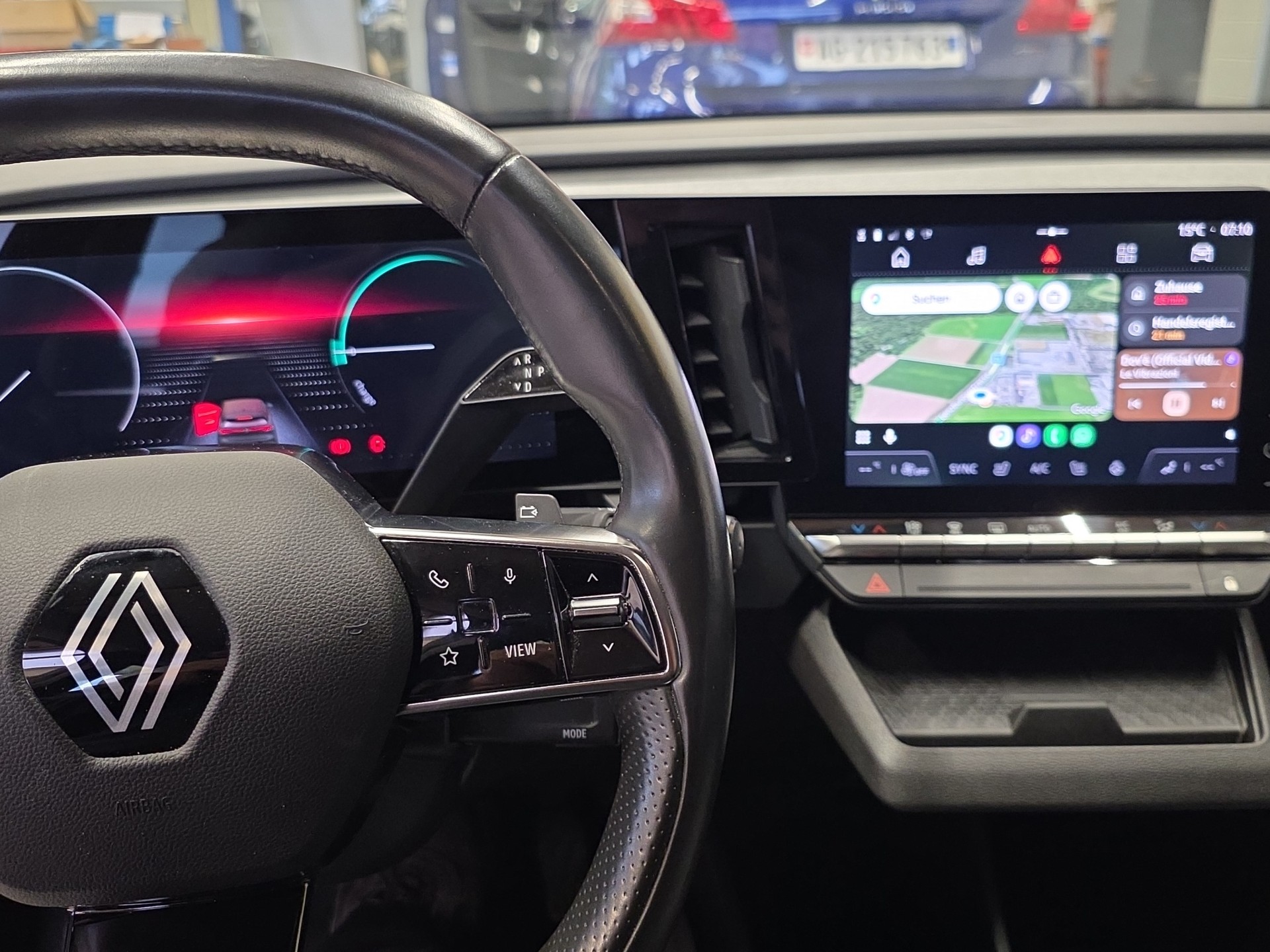 RENAULT Mégane E-TECH EV60-image-10