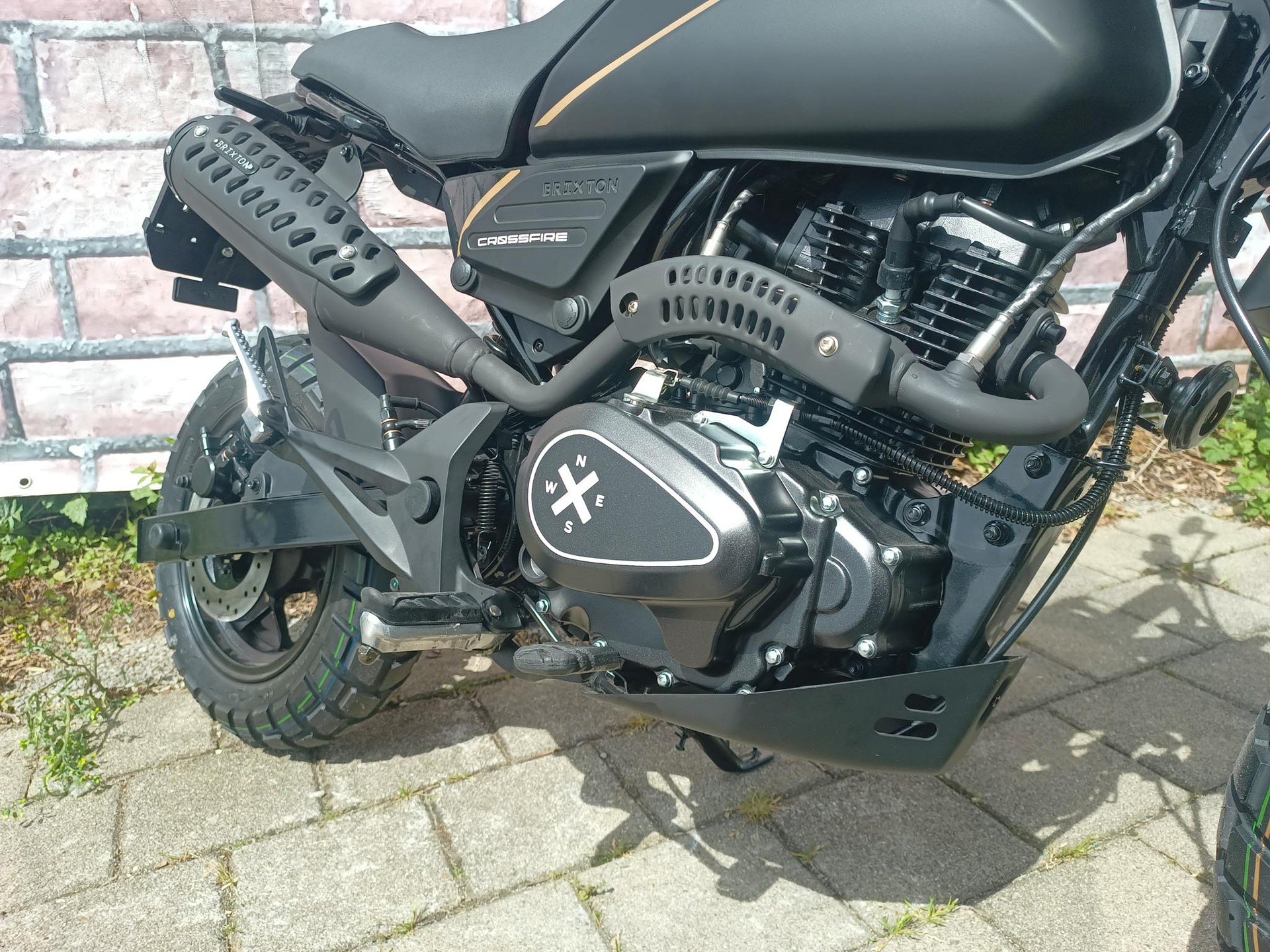 BRIXTON Crossfire 125 XS-image-8