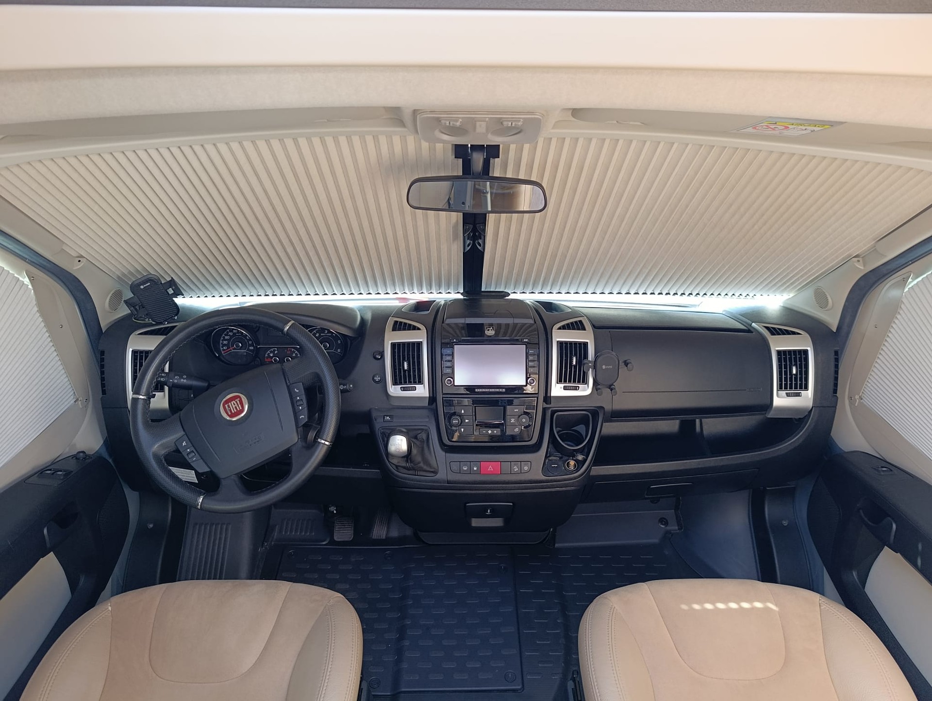 ADRIA C Compact SL**Das perfekte Wohnmobil für alle, die beim Fahren keine Kompromisse machen wollen** Automat 150PS*-image-7