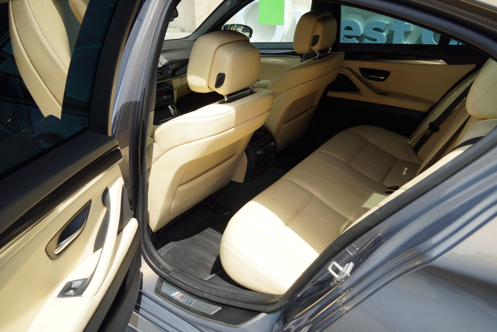 BMW M5 Drivelogic Champagne Quartz Metallic-image-23