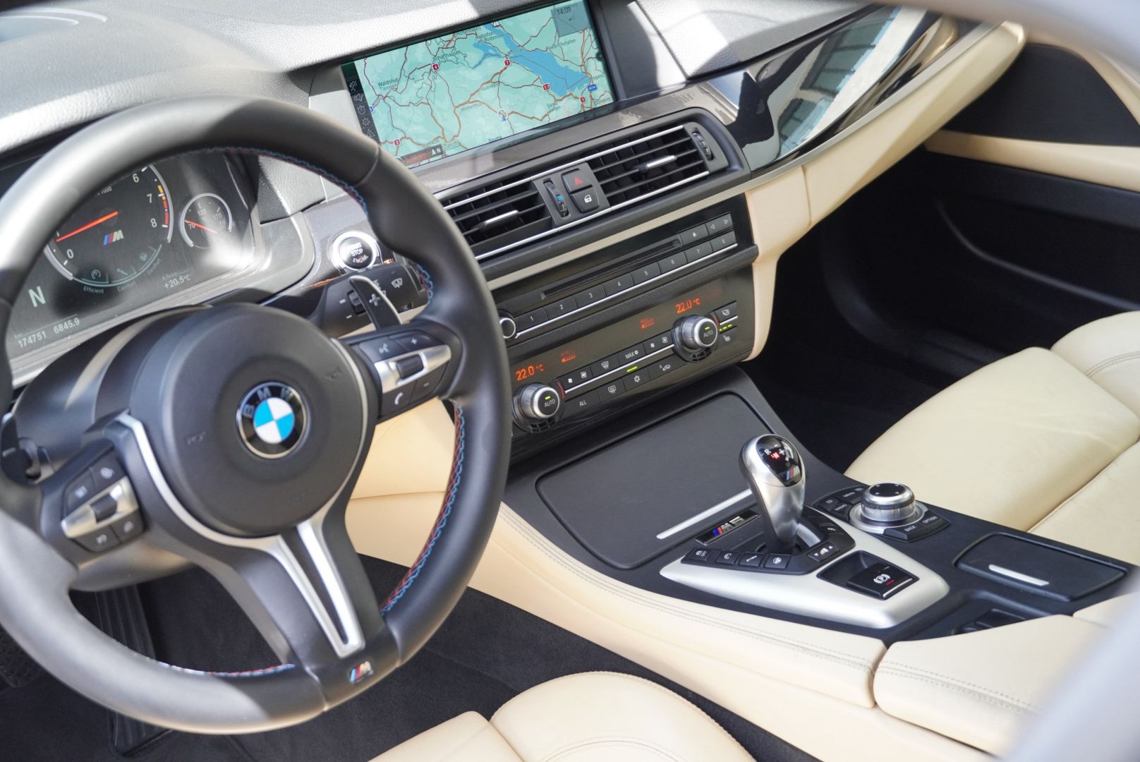 BMW M5 Drivelogic Champagne Quartz Metallic-image-17