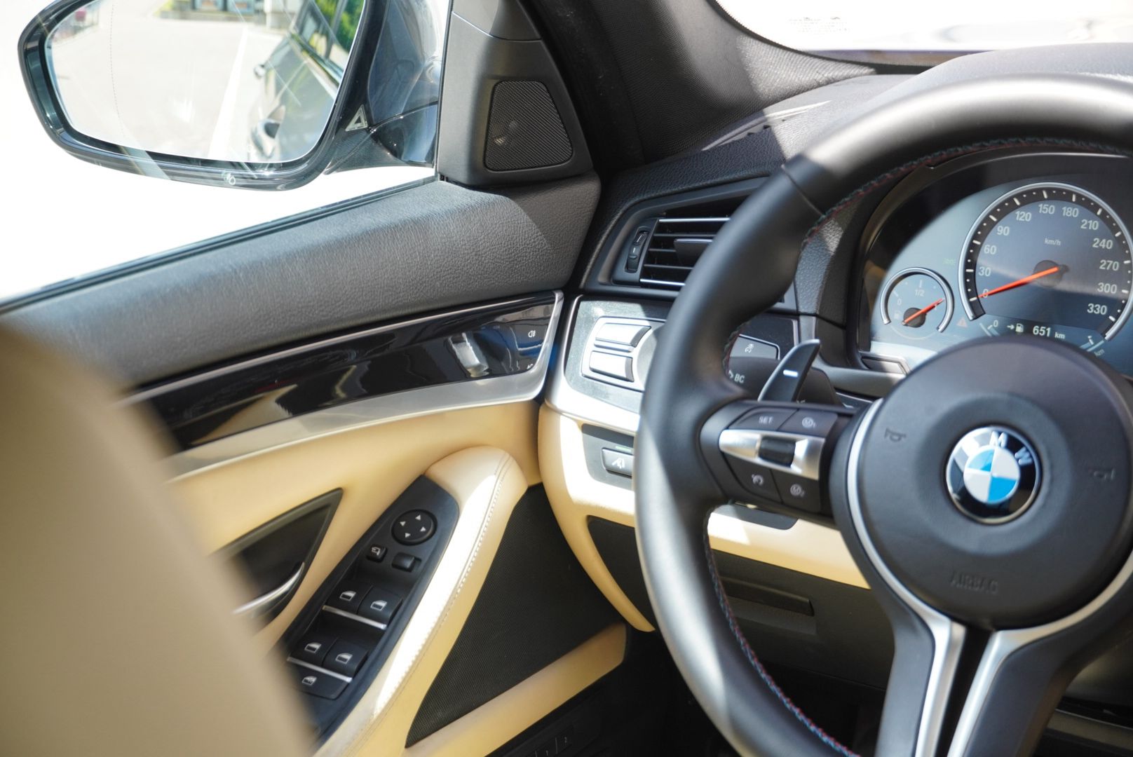 BMW M5 Drivelogic Champagne Quartz Metallic-image-15