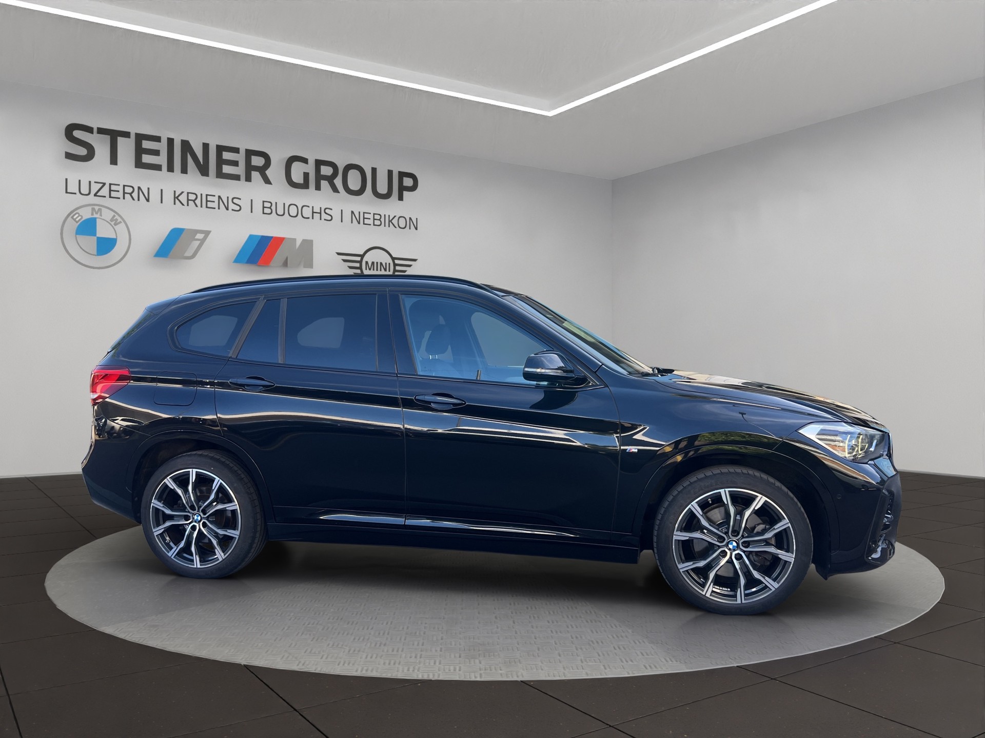 BMW X1 xDrive 25d Steptronic-showroom-element-3