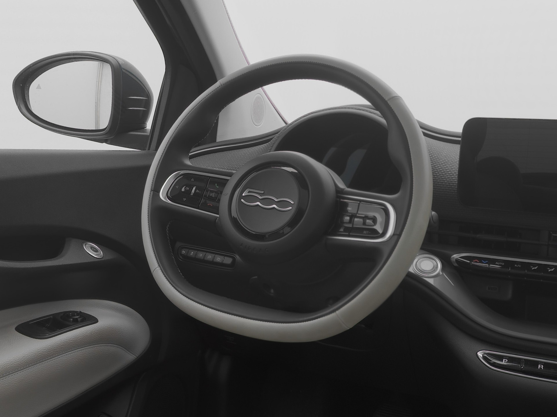 FIAT 500 3+1 electric 87 kW La Prima-image-6
