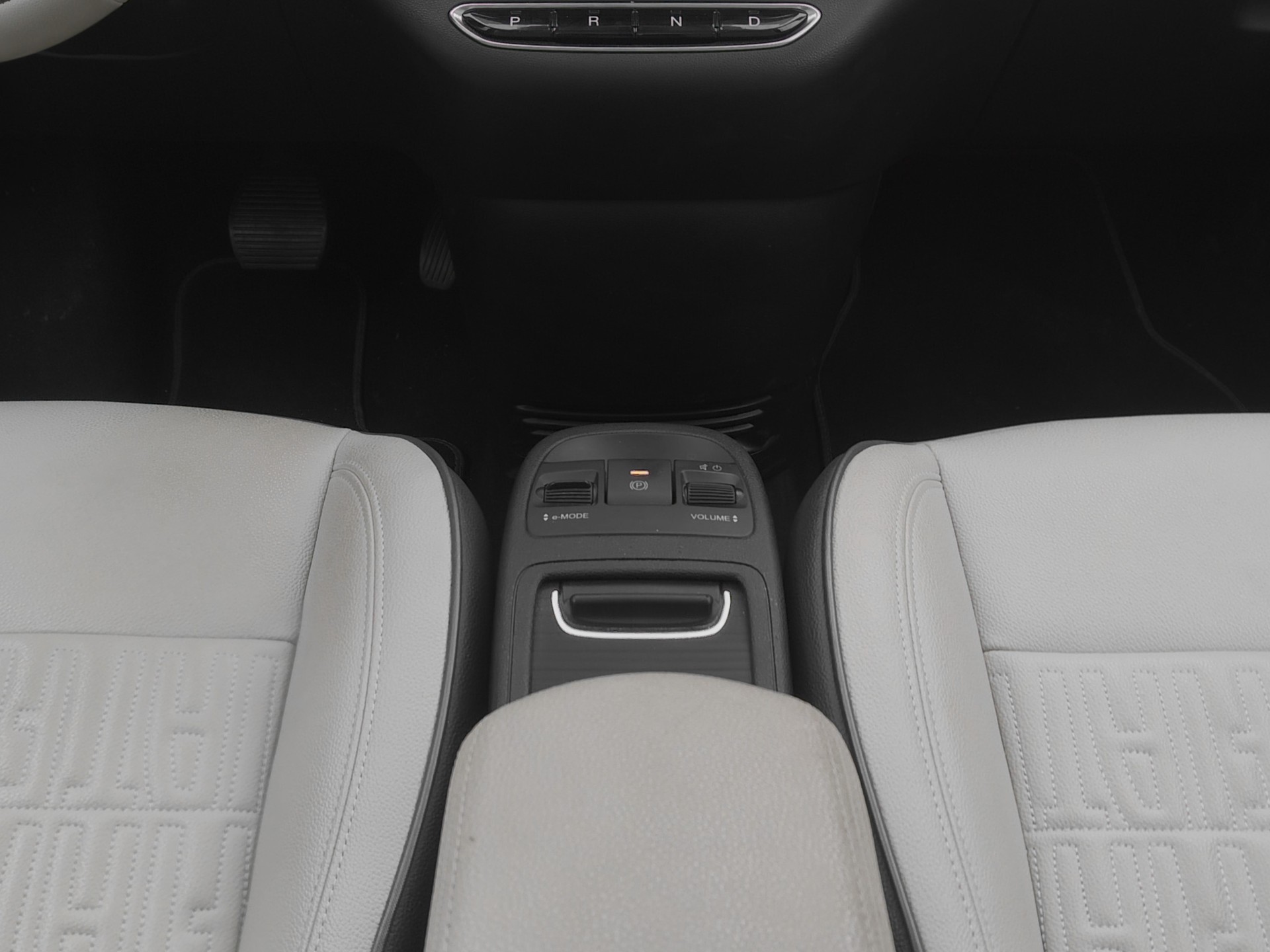 FIAT 500 3+1 electric 87 kW La Prima-image-9