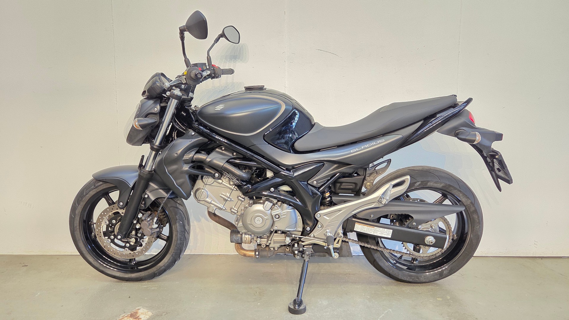 SUZUKI SFV 650 Gladius ABS-image-1