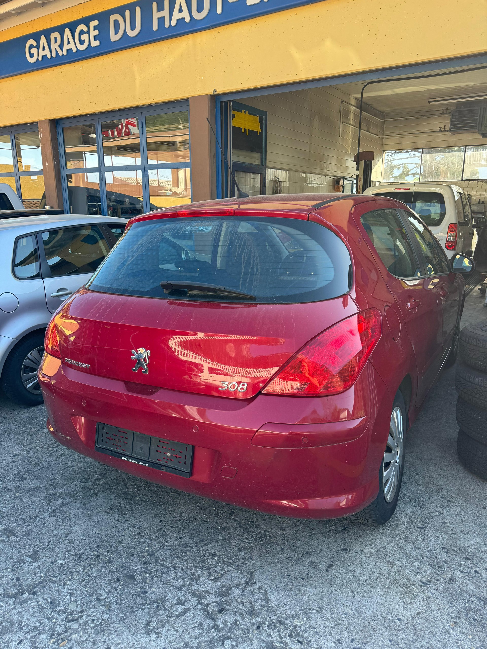 PEUGEOT 308 1.6 16V VTI Lion Edition Automatic-image-2