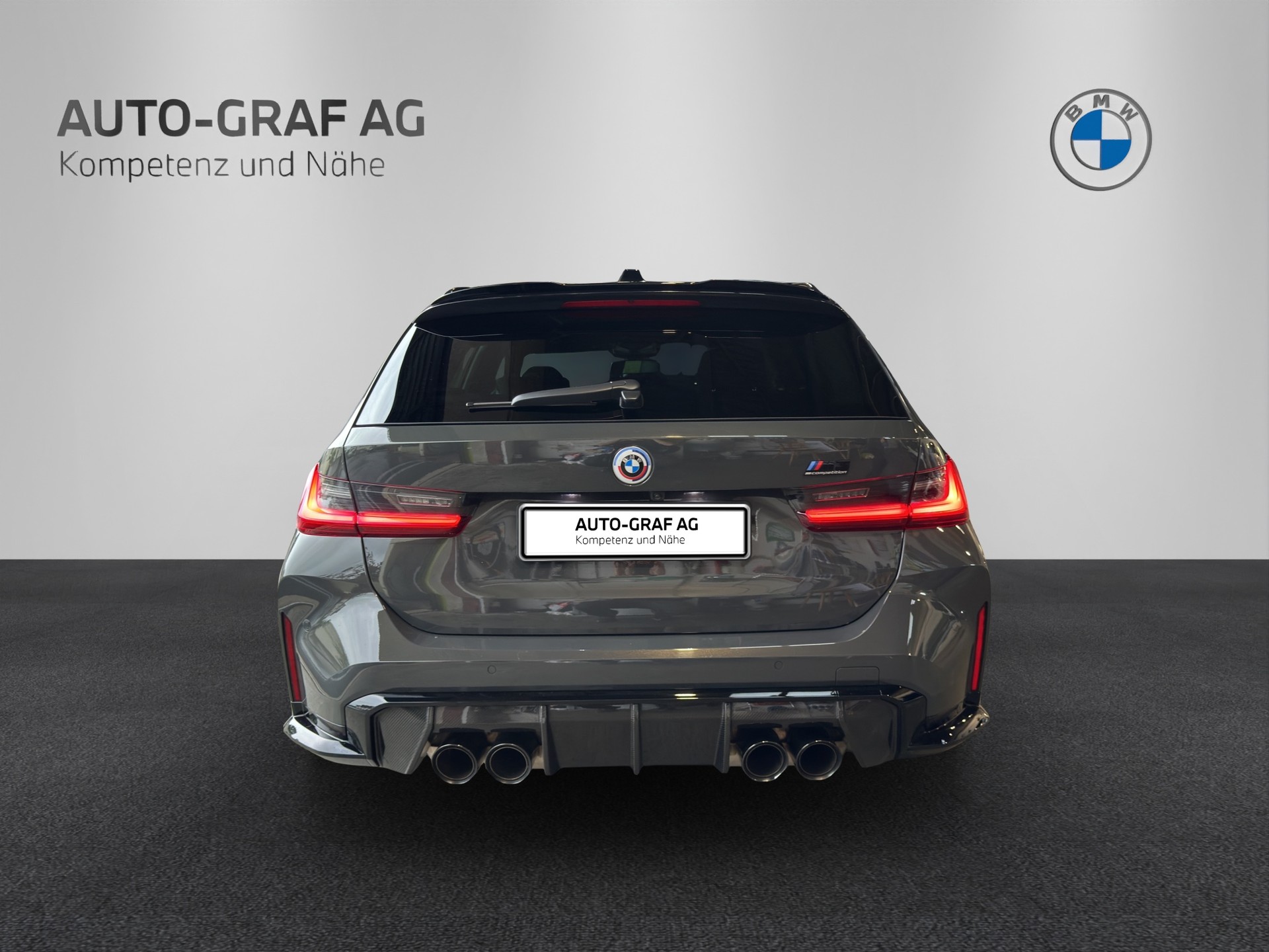 BMW M3 Competition xDrive Touring-showroom-element-3