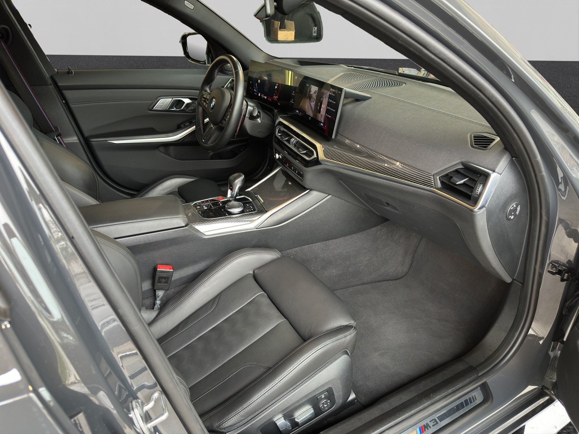 BMW M3 Competition xDrive Touring-image-17