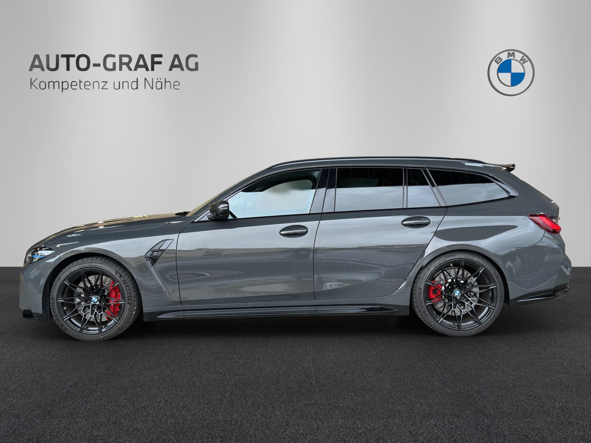 BMW M3 Competition xDrive Touring-showroom-element-1