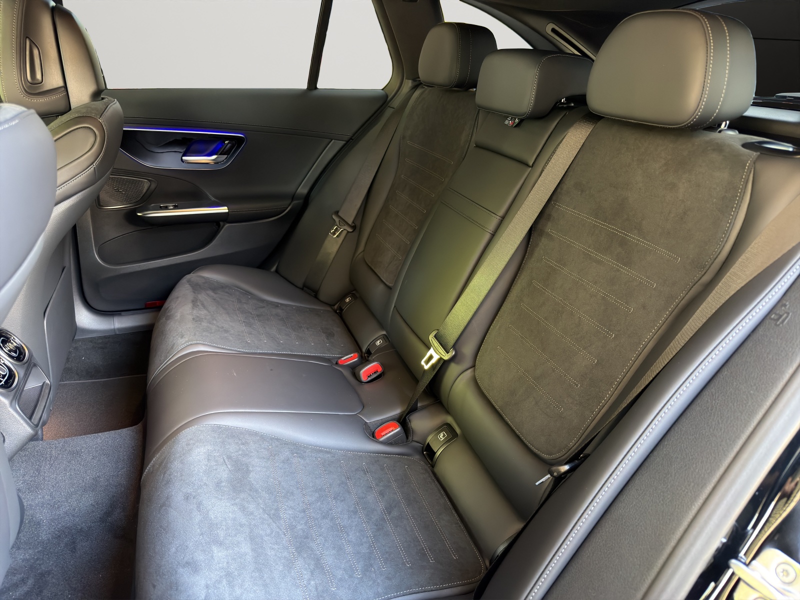 MERCEDES-BENZ C 200 T 4 Matic-image-7