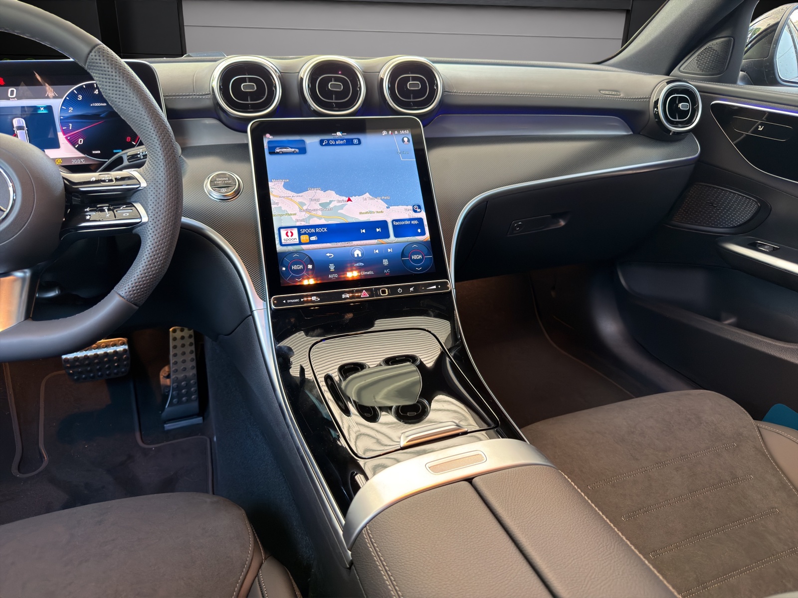 MERCEDES-BENZ C 200 T 4 Matic-image-13