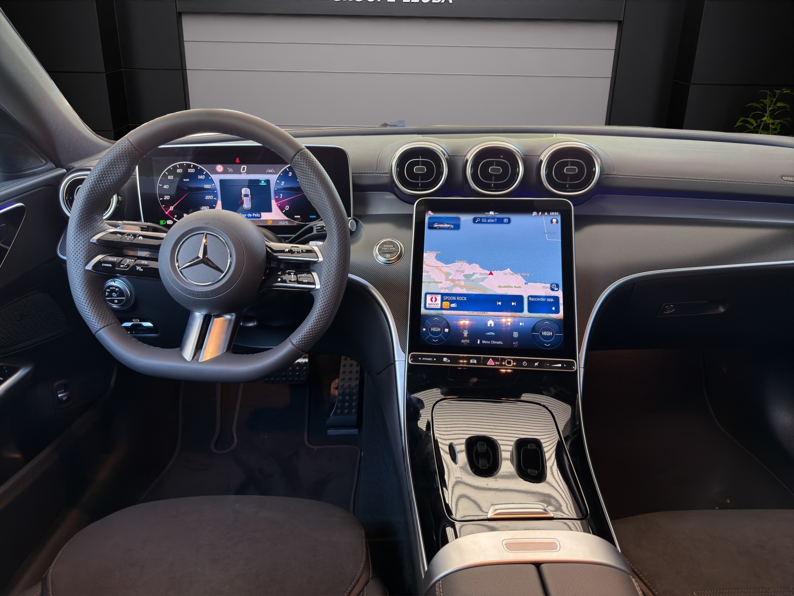 MERCEDES-BENZ C 200 T 4 Matic-image-10