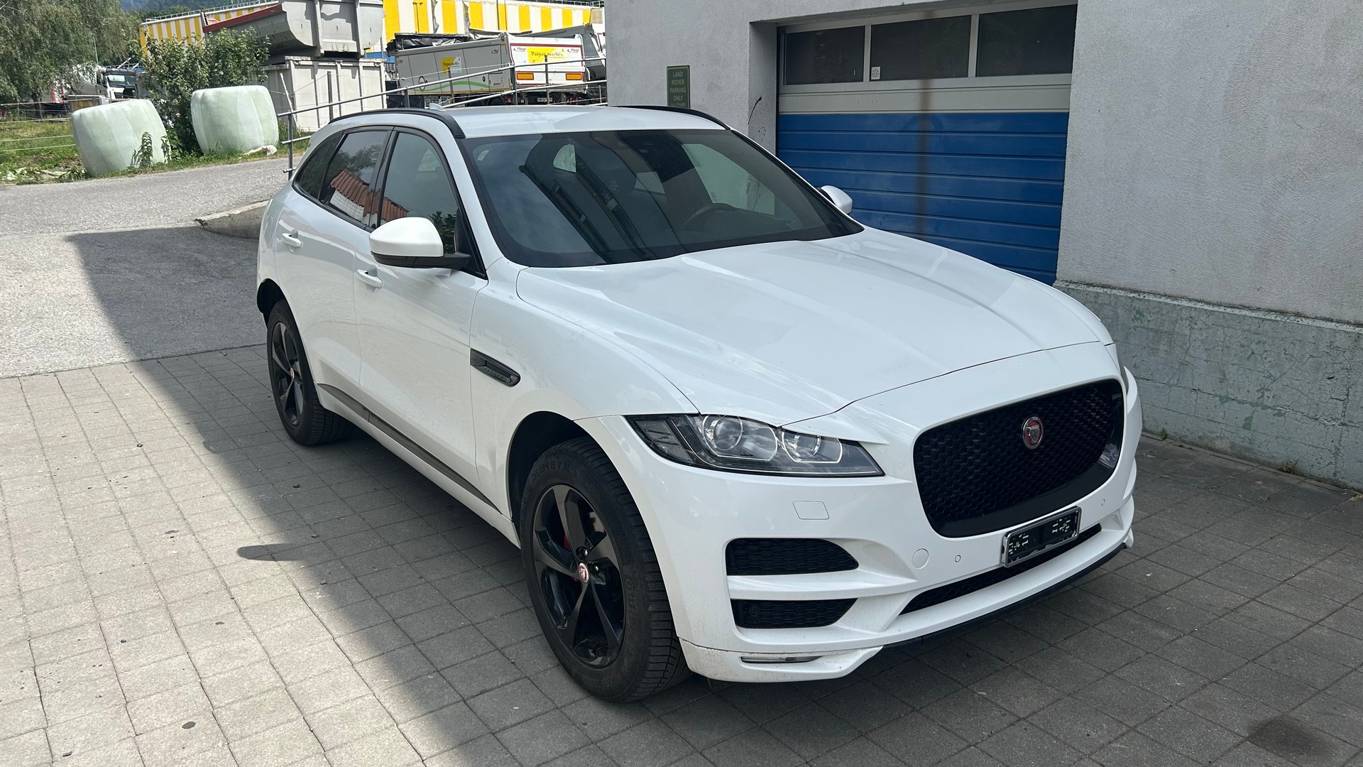 JAGUAR F-Pace 25d Portfolio AWD Automatik