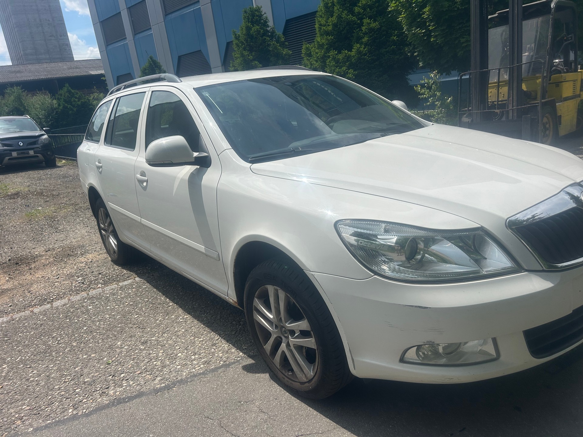 SKODA Octavia Combi 2.0 TDI Laurin & Klement 4x4-image-2