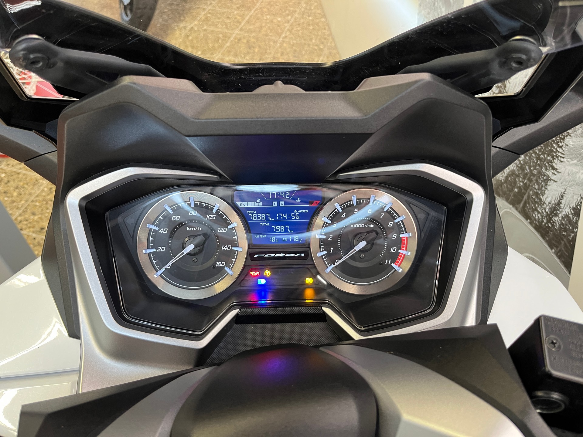 HONDA NSS 350-image-8