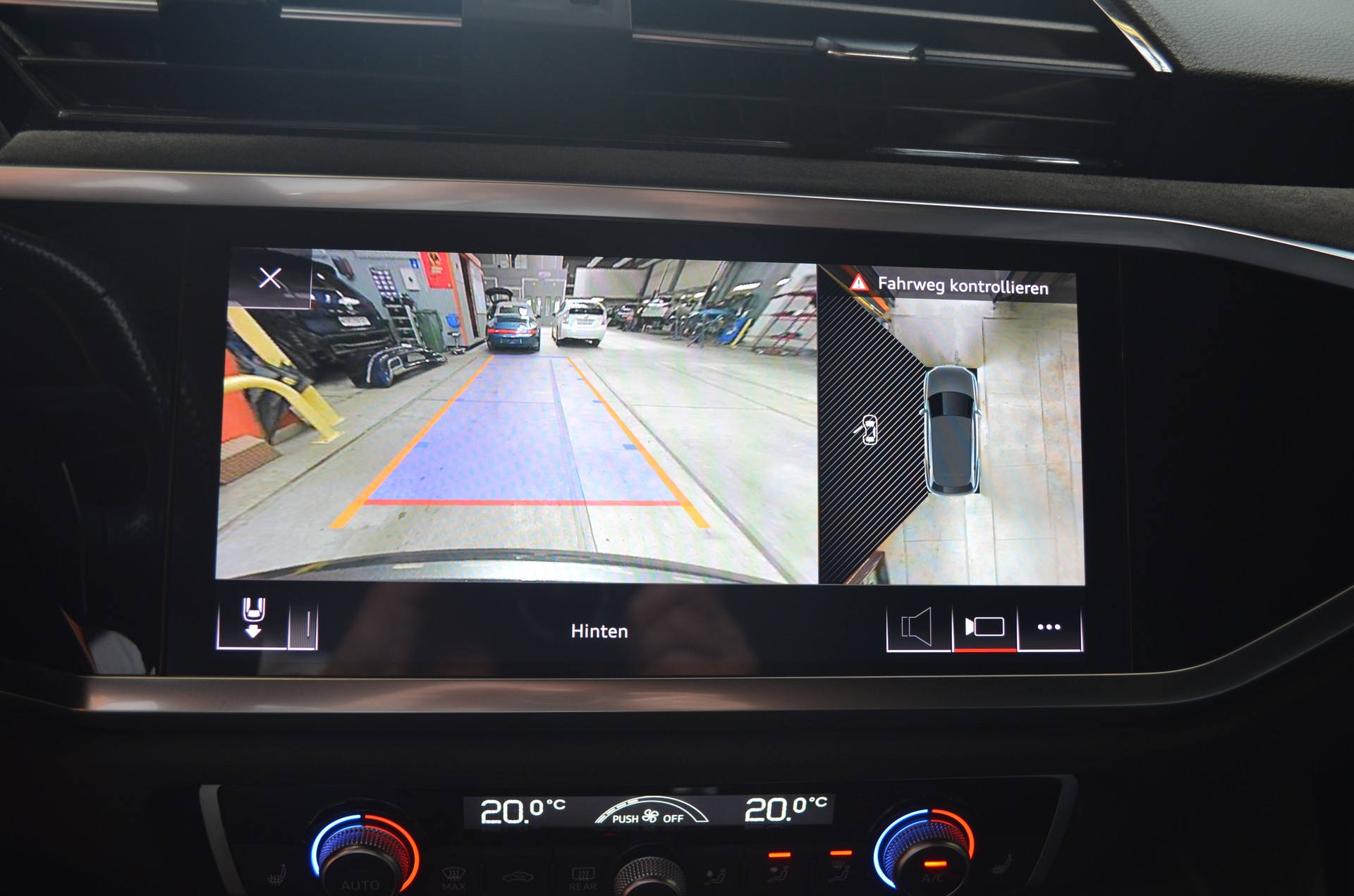 AUDI RS Q3 2.5 TFSI quattro S tronic-image-10
