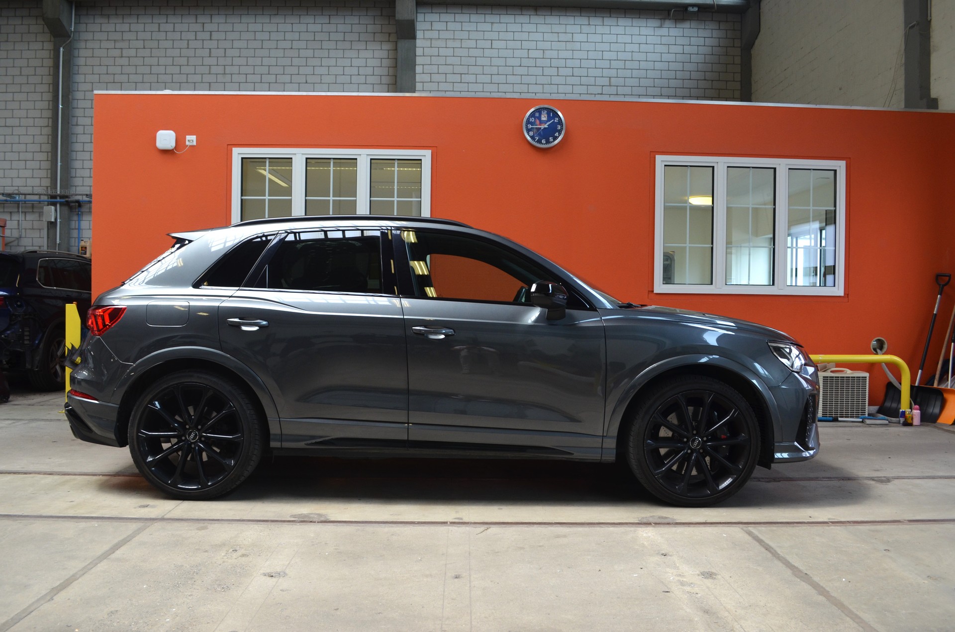 AUDI RS Q3 2.5 TFSI quattro S tronic-image-3