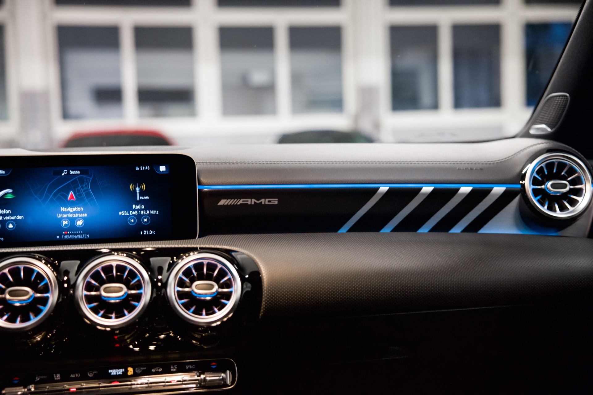 MERCEDES-BENZ CLA Shooting Brake 45 S AMG 4Matic+ 8G-DCT-image-21