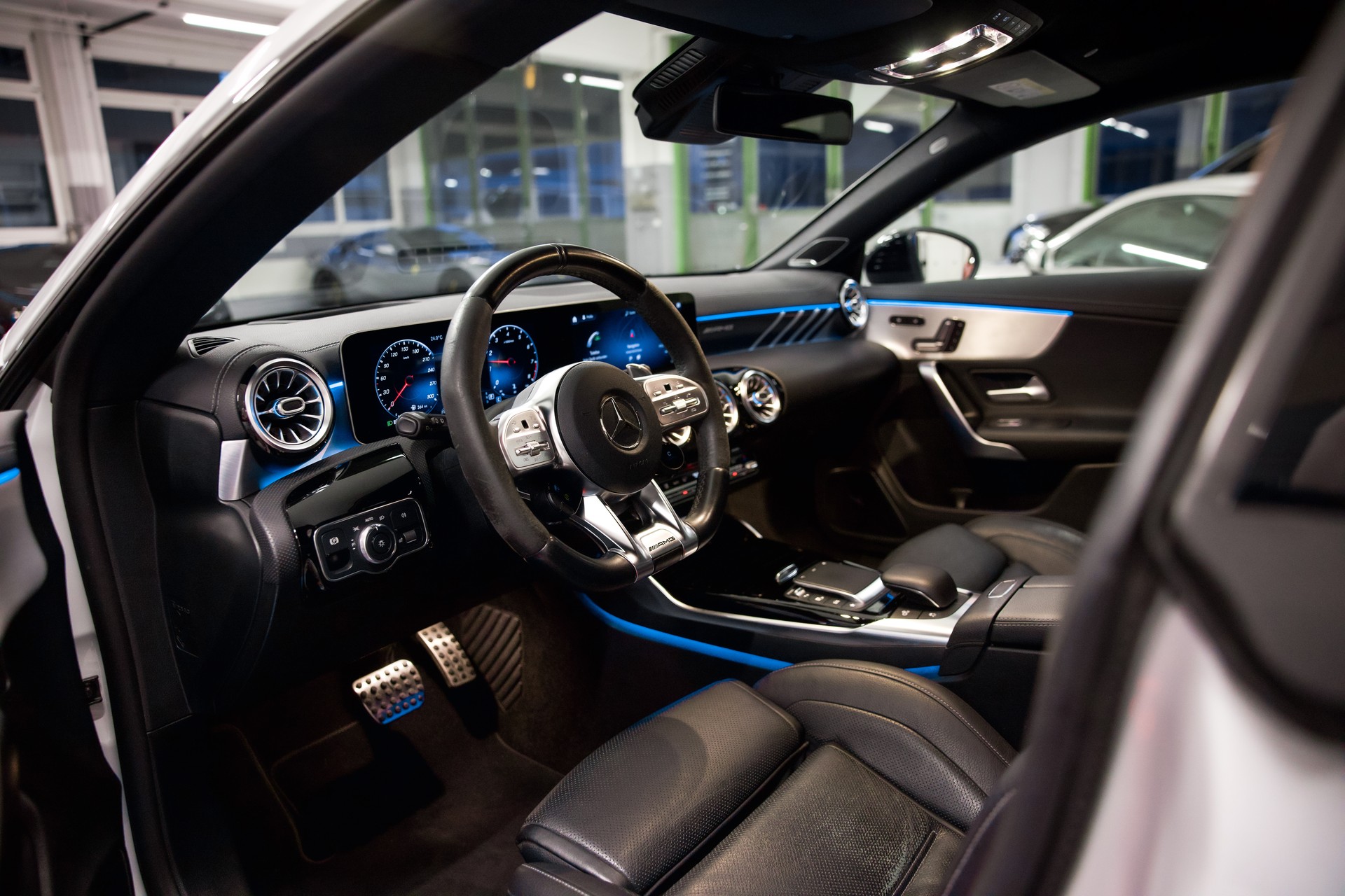 MERCEDES-BENZ CLA Shooting Brake 45 S AMG 4Matic+ 8G-DCT-image-15