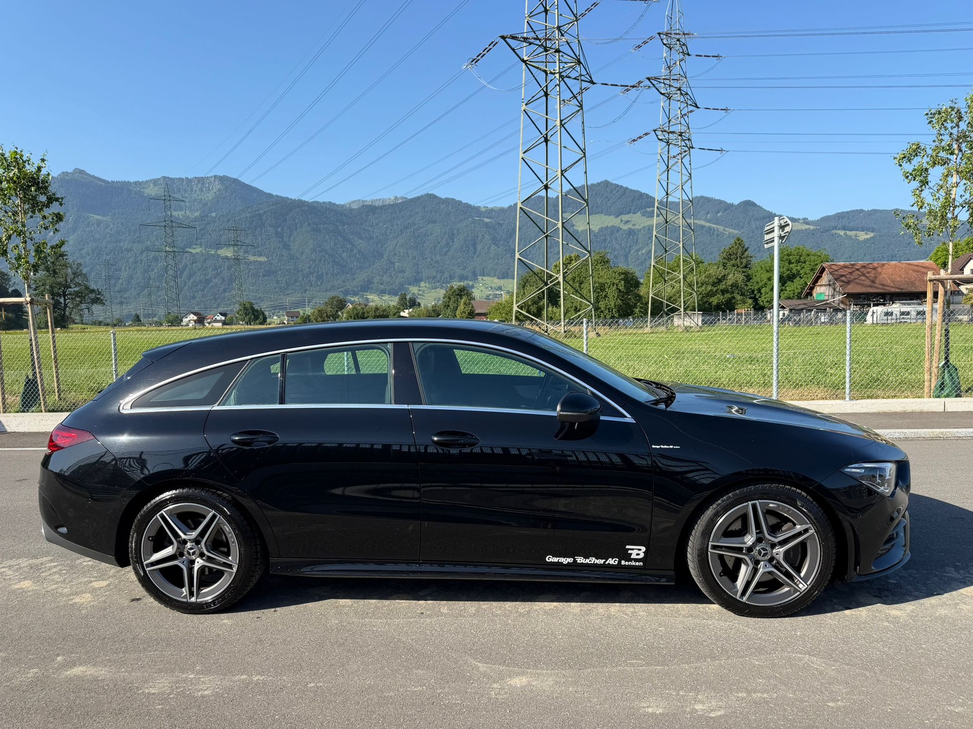 MERCEDES-BENZ CLA Shooting Brake 200 d AMG Line 8G-DCT-showroom-element-1