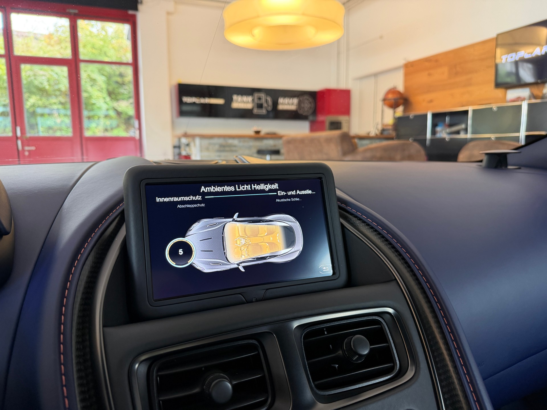 ASTON MARTIN DB11 V8 Touchtronic 3-image-27